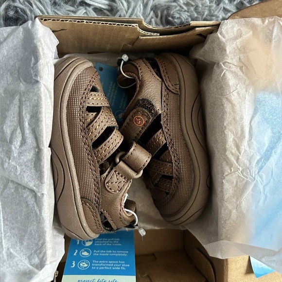 NWOT Stride Rite Brown Todder Sandel Size 3M - Picture 2 of 6